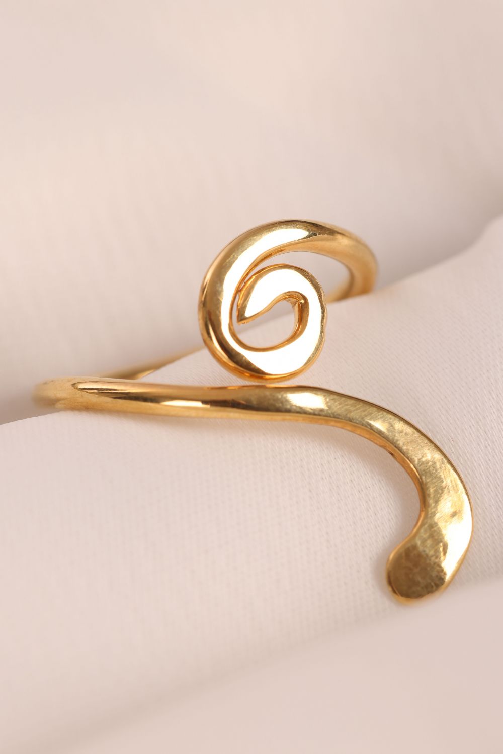 Simple Gold Wave Ring - mutlumikrop.com